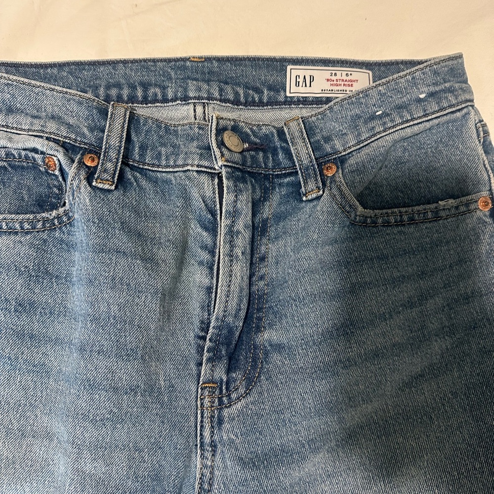 Gap 90s straight high rise light wash size 28
